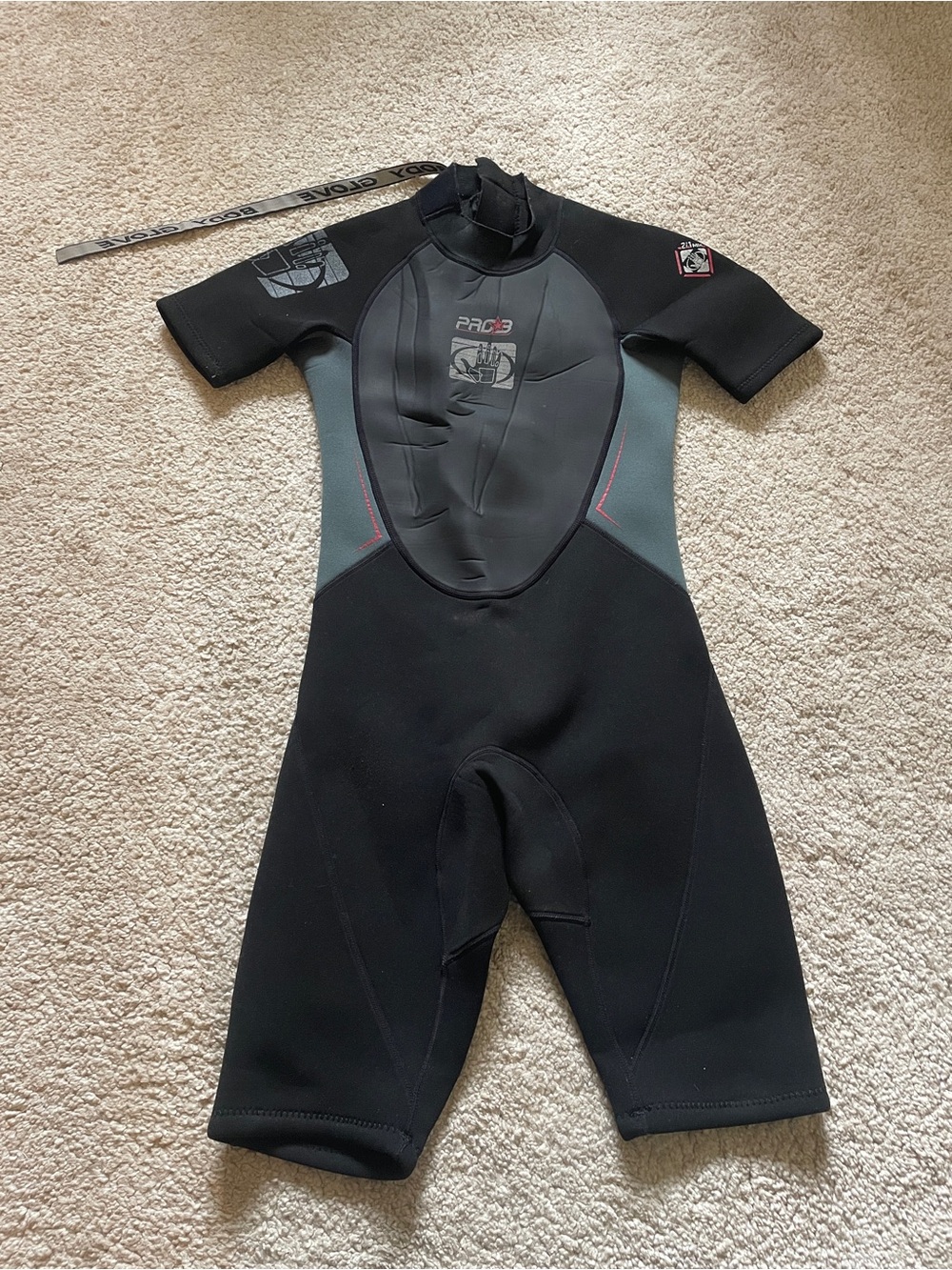 Body Glove Short Sleeve wet suit size 12 Junior